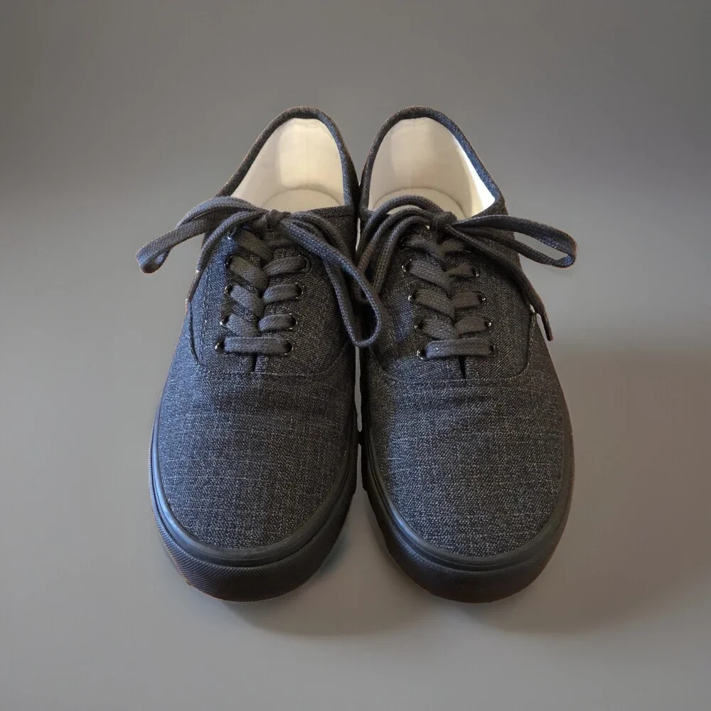 Mens Size 8 Gray Plaid Canvas Sneakers